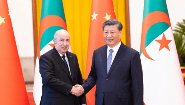 الرئيس الصيني شي جين بينغ يعقد محادثات مع الرئيس الجزائري عبد المجيد تبون