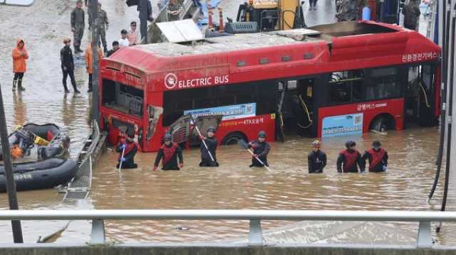 يورونيوز : مقتل 33 شخصاً على الأقل جراء فيضانات في كوريا الجنوبية