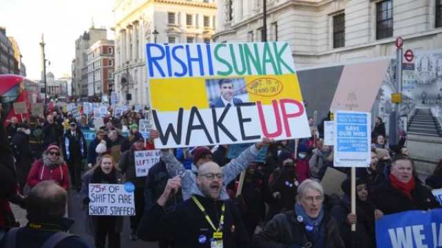 يورونيوز : اضرابات جديدة في بريطانيا تطال قطاع الصحة والنقل
