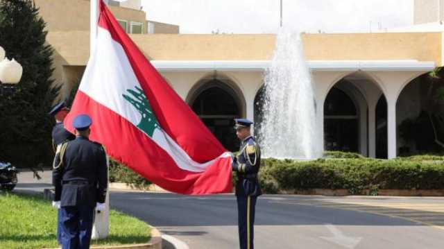 لوموند: لبنان، خانه قادته