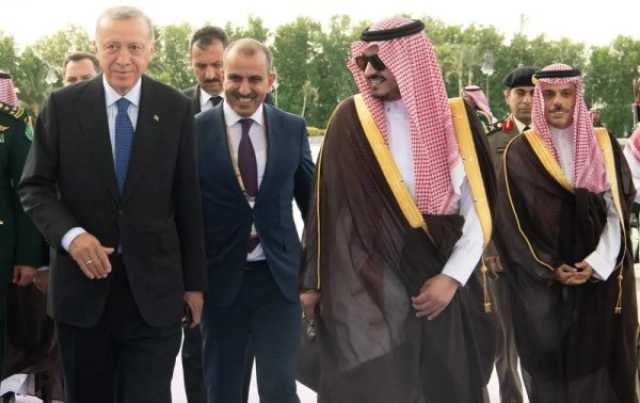 رئيس تركيا يصل إلى جدة في زيارة رسمية