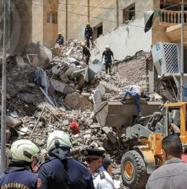 النيابة المصرية تسلم جثامين الـ 14 ضحايا عقار حدائق القبة المنهار لأسرهم