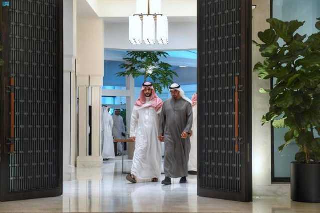 وزير الدفاع يقدم التعازي لرئيس الإمارات في وفاة سعيد بن زايد