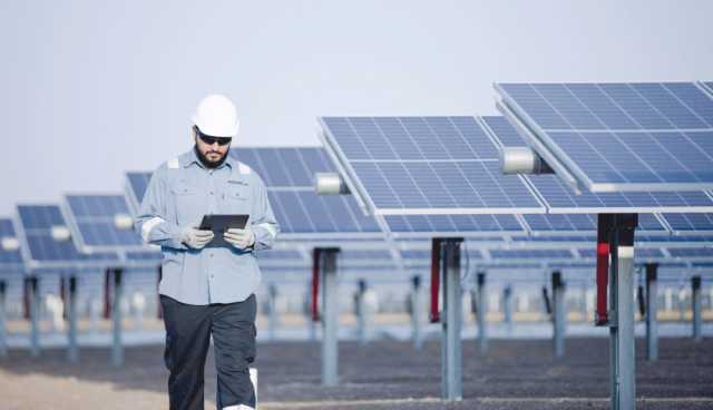 الاقتصادية سلطنة عمان تعزز جهود التنمية المستدامة بخفض الانبعاثات والتحول نحو الطاقة المتجددة