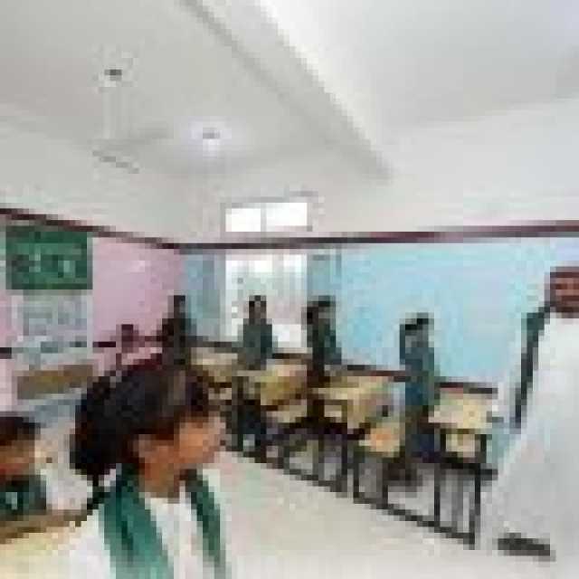“اغاثي الملك سلمان” يسلّم وزارة التربية اليمنية 4 مدارس