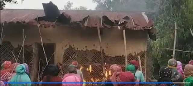 ناشطات يحرقن منازل متورطين في الاعتداء على عاريتين مسيحيتين في الهند