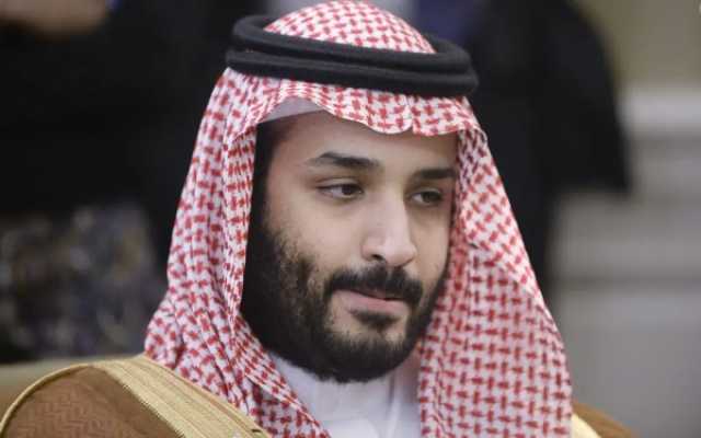 محمد بن سلمان يُفاجئ أسعد بن طارق بتصرف مؤثر.. ما قصة الخنجر؟ (فيديو)