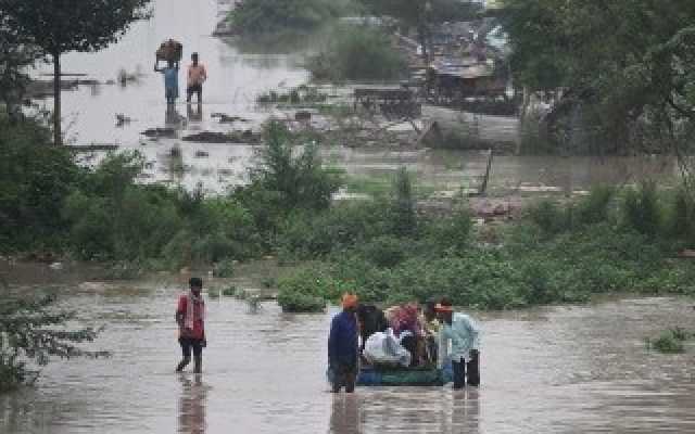 صحيفة البيان : الهند ترفع مستوى التحذير من الفيضانات
