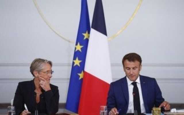 صحيفة البيان : تعديل وزاري في فرنسا بعد 4 أشهر من إصلاح نظام التقاعد