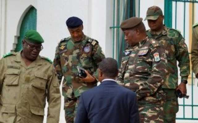 صحيفة البيان : النيجر تعيد فتح الحدود البرية والجوية مع خمسة بلدان حدودية