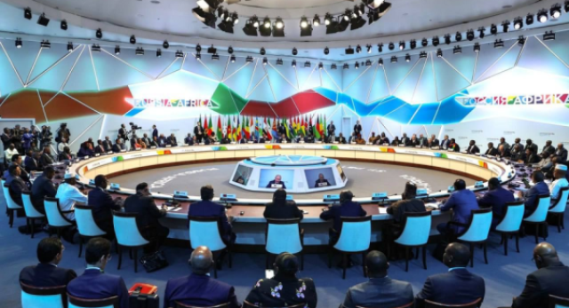 المغرب 24 : القمة الروسية-الإفريقية الثانية تكرس مبدأ اقتصار المشاركة على دول القارة المعترف بها من قبل الأمم المتحدة