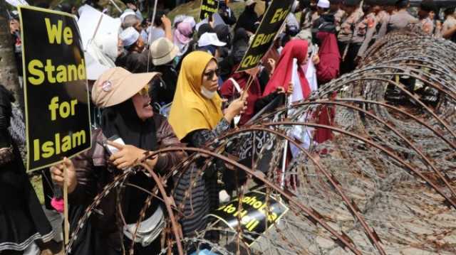 احتجاجا على تدنيس القرآن الكريم.. إندونيسيا تستدعي سفيري السويد والدنمارك