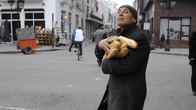 'خبز الأغنياء' و'خبز الفقراء'.. ظاهرة جديدة في تونس