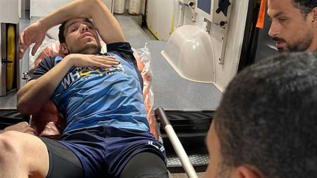 - نقل محمد حمدي للمستشفى بعد إصابته أمام الأهلي
