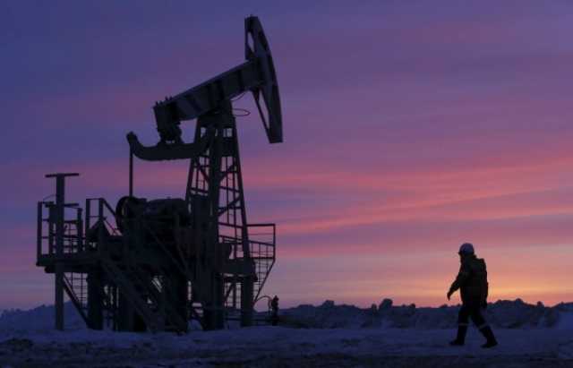 الاقتصاد النفط يتجه إلى أعلى مستوى له في 3 أشهر مع التركيز على شح المعروض