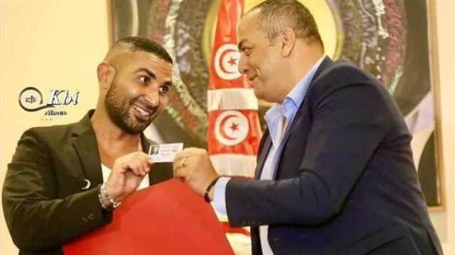 فن نقابة الموسيقيين التونسية تمنح أحمد سعد بطاقة شرفية