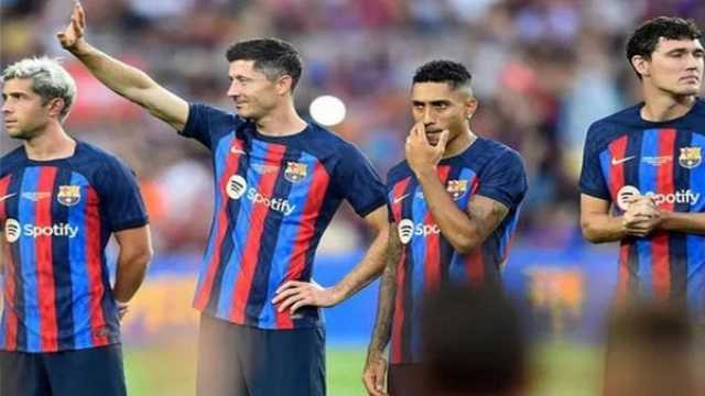 - نجم برشلونة مطلوب في النصر السعودي