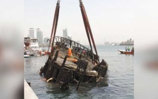 بلدية دبي تنتشل 820 طن مخلفات مراكب بحرية