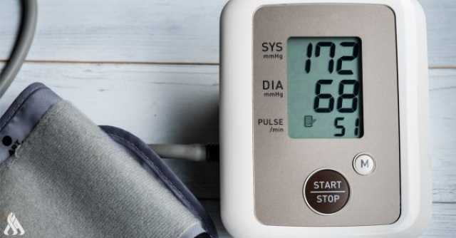 طبيب يحدد اسباب ارتفاع ضغط الدم في الجو الحار منوعات