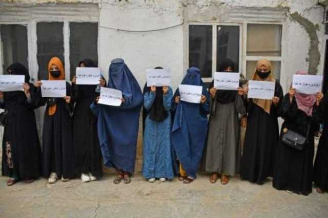 وكالة خبر للأنباء : طالبان تمنع الفتيات من خوض امتحانات القبول بالجامعات