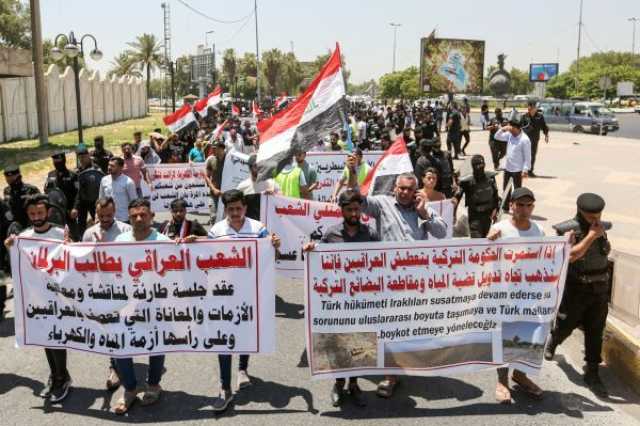 وكالة خبر للأنباء : احتجاجات في بغداد على نقص المياه والكهرباء.. وتنديد بالدور التركي