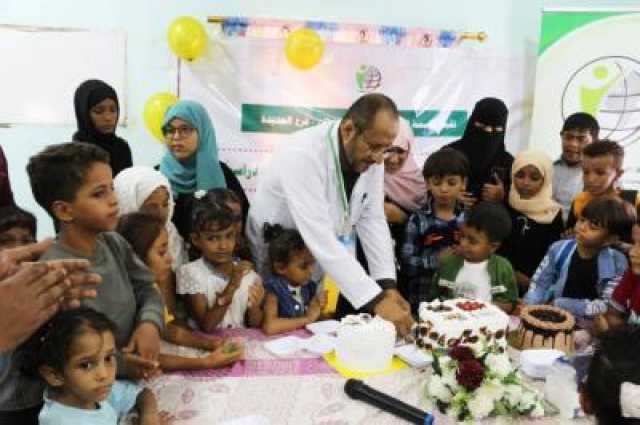 محافظة الحديدة تكرم 23 متفوقاً دراسياً من الأطفال المصابين بالسرطان
