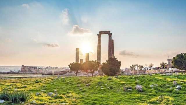 الأجواء اليوم الإثنين حارة نسبياً في أغلب المناطق