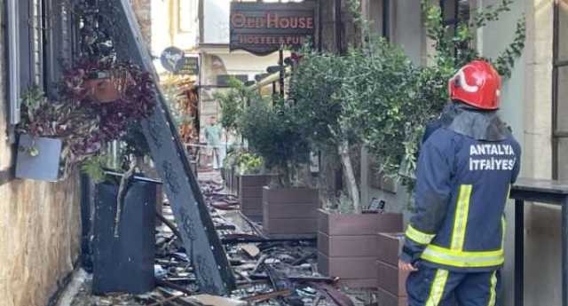 الزمان التركية : مصرع سائحان لبنانيان بحريق فندق في أنطاليا