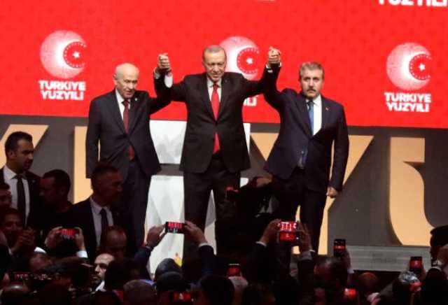 الزمان التركية : باحث: العدالة والتنمية يخطط للتحالف مع 4 أحزاب في الانتخابات البلدية
