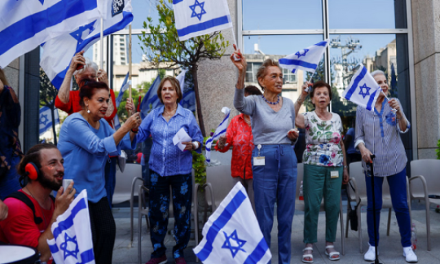 منتدى الأعمال الإسرائيلي يهدد بإغلاق الاقتصاد بسبب إضعاف القضاء