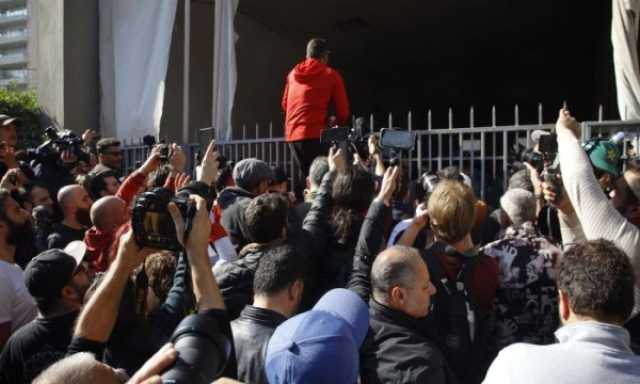 لبنانيون يقتحمون قصر العدل للمطالبة بمحاكمة المتورطين في انفجار مرفأ بيروت