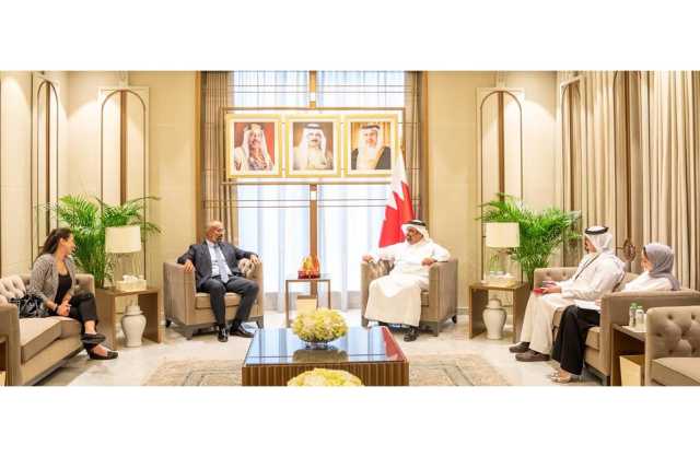 وزير المالية والاقتصاد الوطني يستقبل رئيس بعثة المنظمة الدولية للهجرة لدى مملكة البحرين بمناسبة انتهاء فترة عمله