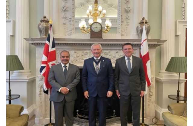 سفير مملكة البحرين لدى المملكة المتحدة يجتمع بسعادة عمدة الحي المالي في لندن