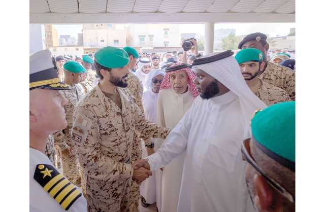 ناصر بن حمد يتقدم مشيّعي شهيد الواجب الوطني آدم نصيب