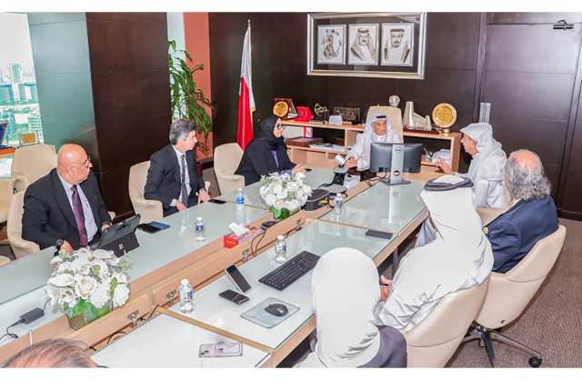 رئيس المجلس الأعلى للصحة يبحث مبادرات تعزيز التعاون المشترك مع غرفة تجارة وصناعة البحرين