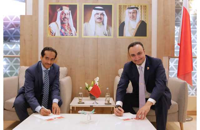 هيئة البحرين للسياحة والمعارض وطيران ناس يوقعان اتفاقية إطلاق رحلات مباشرة بين مطار البحرين الدولي ومطار الملك خالد الدولي