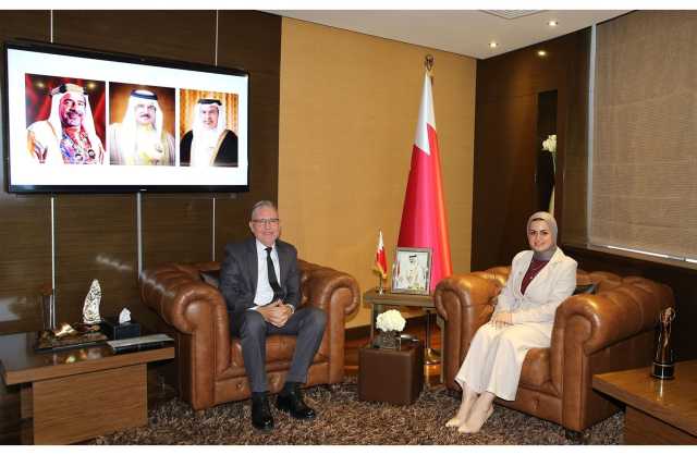وزيرة شؤون الشباب تستقبل سفير المملكة المغربية لدى مملكة البحرين