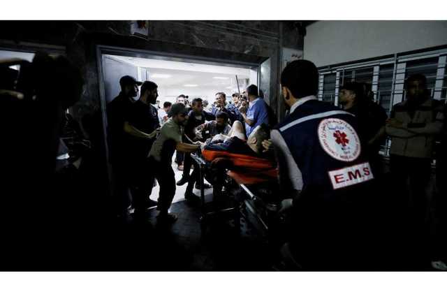 إسرائيل تهدد «النصر» بغزة.. وقناصتها يطلقون النار على مشفى القدس