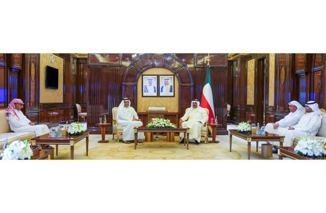 سمو رئيس مجلس الوزراء الكويتي يستقبل رئيس الإتحاد الآسيوي لكرة القدم