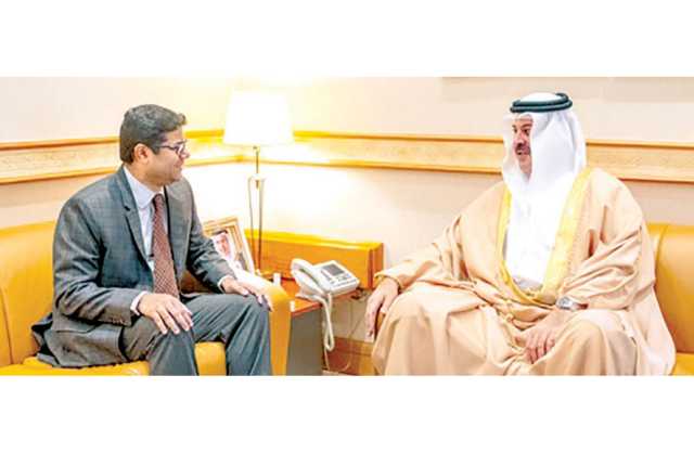 رئيس ديوان ولي العهد ينوّه بالتقدم المستمر في علاقات البحرين والهند