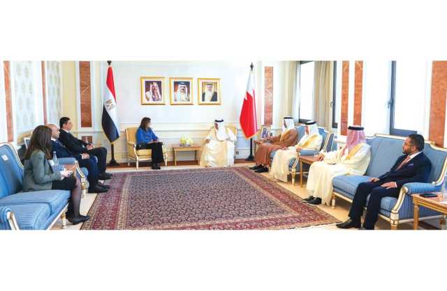 وزير الخارجية يتسلم نسخة من أوراق اعتماد سفير مصر لدى البحرين