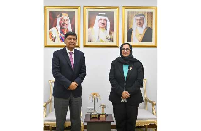 وزيرة الصحة تستقبل الرئيس التنفيذي لمستشفى الإرسالية الأمريكية بالبحرين