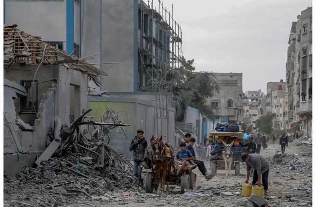 خرق للهدنة.. مسيّرة إسرائيلية تقصف مخيماً للاجئين بوسط غزة وحماس تحتج