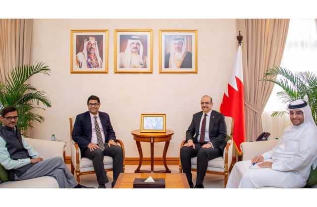 وزير الشؤون القانونية يستقبل سفير جمهورية الهند لدى مملكة البحرين