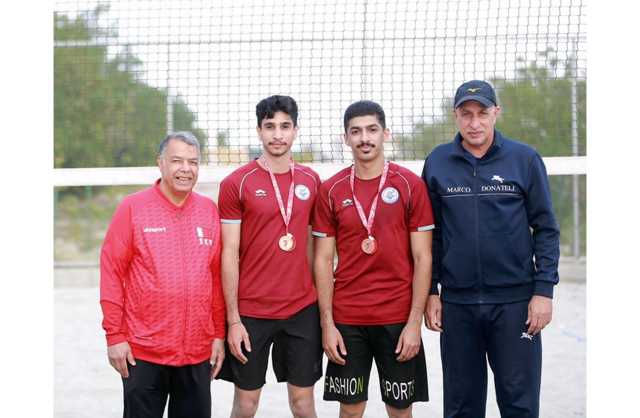 فريق جزر حوار بطلاً لجولة العيد الوطني للطائرة الشاطئية