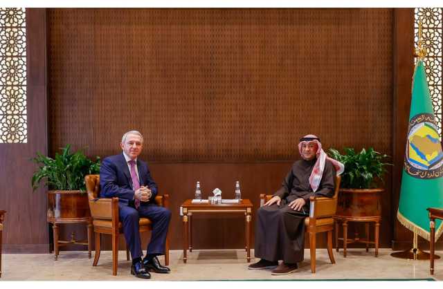 الأمين العام لمجلس التعاون يستقبل أذربيجان لدى السعودية