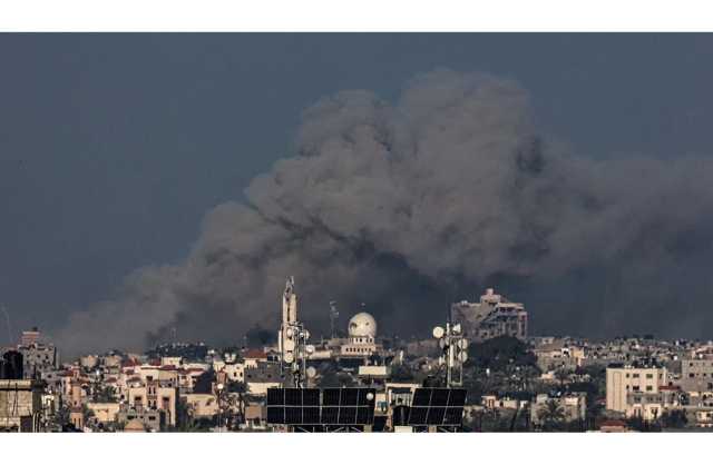 غارات إسرائيلية متواصلة على غزة.. أكثر من 23 ألف قتيل بالقطاع