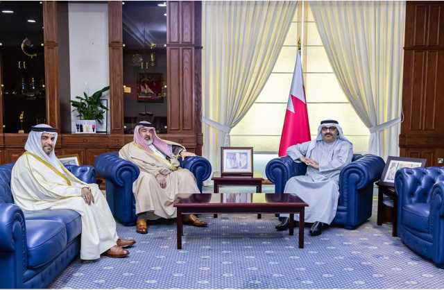 وزير التربية يستقبل رئيس مجلس أمناء كلية البحرين الجامعية