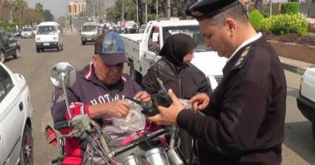 انتشار حملات المرور لرصد المخالفات بمحاور القاهرة والجيزة