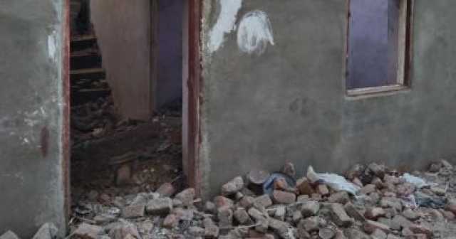 انهيار سقف منزل وإصابة طفل بسحجات وكدمات متفرقة بالجسم فى أخميم بسوهاج